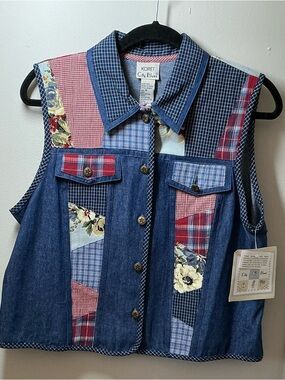 Koret Patchwork Denim Vest in Blue, Red, Cream Star buttons size medium NWT